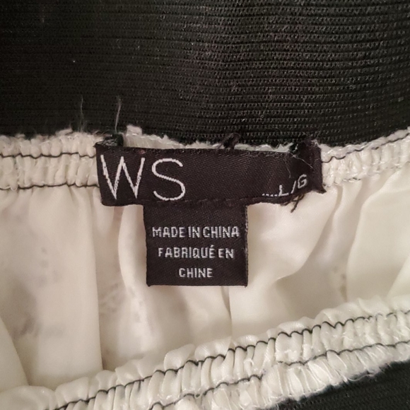 Lace mini skirt - Picture 2 of 2